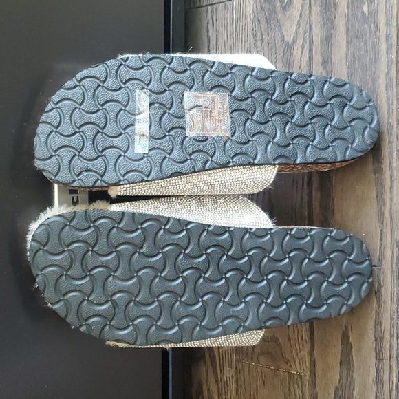 Olivia + kate  rhinestone  footbed sandals w size 9 NWOB - Picture 7 of 8